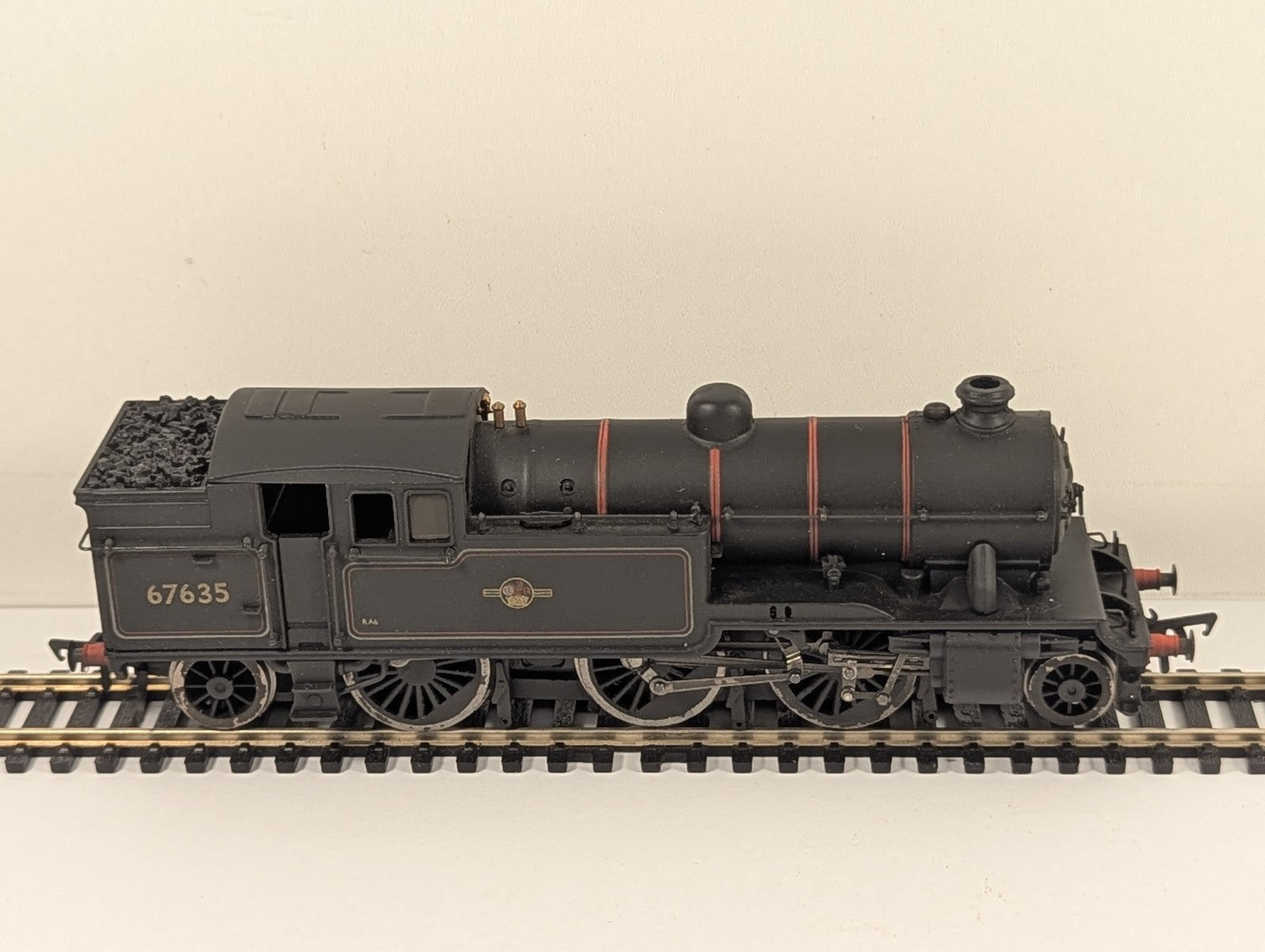 Bachmann 31-611 OO Gauge V1 Tank 67635 BR Lined Black Weathered - Non-Runner