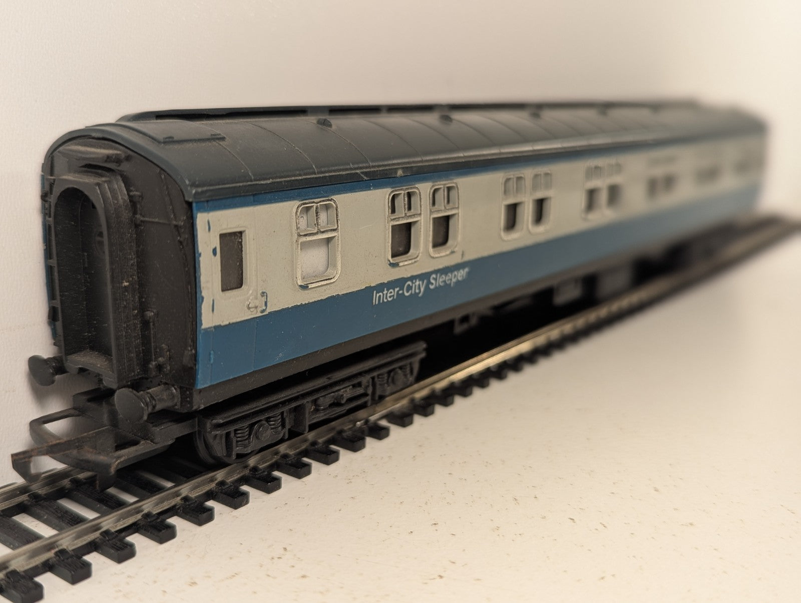 Hornby R416  OO Gauge BR Mk1 Sleeper Coach 2510 BR Blue & Grey