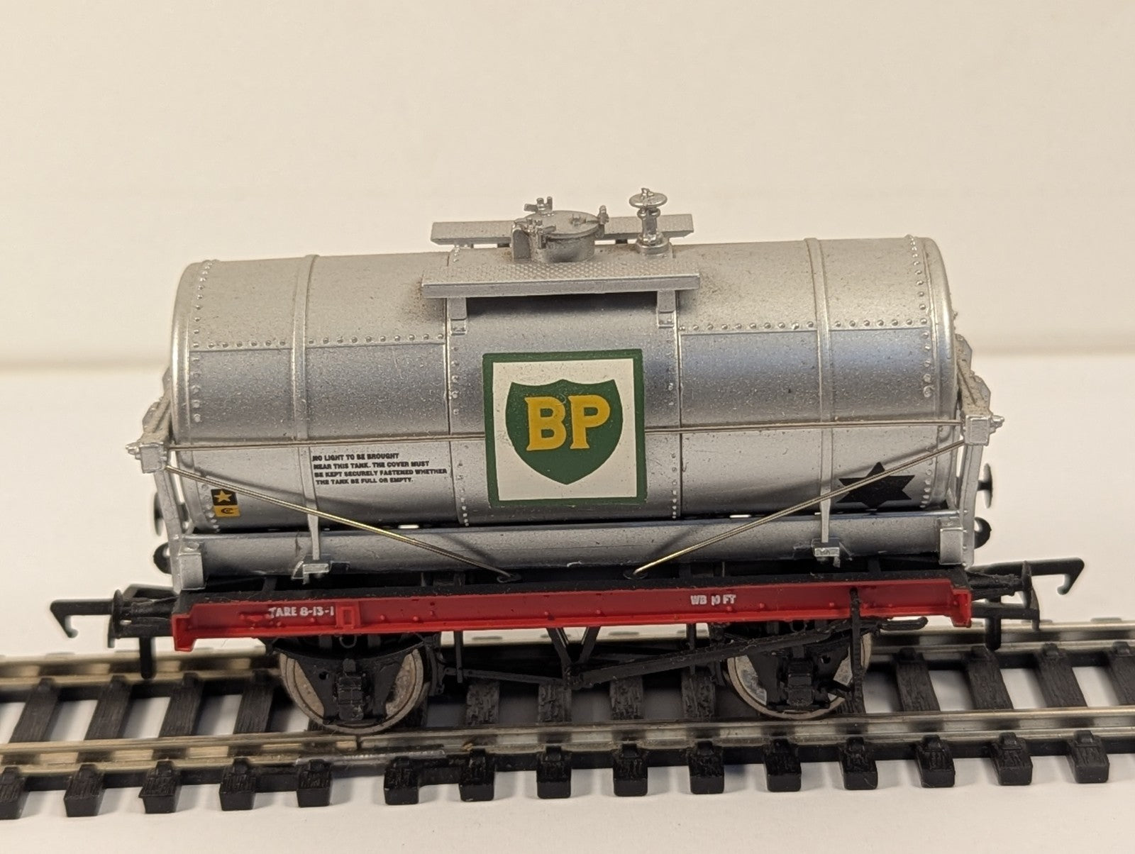 Bachmann OO Gauge 14 Ton Tank Wagon 36 BP Silver 37-078