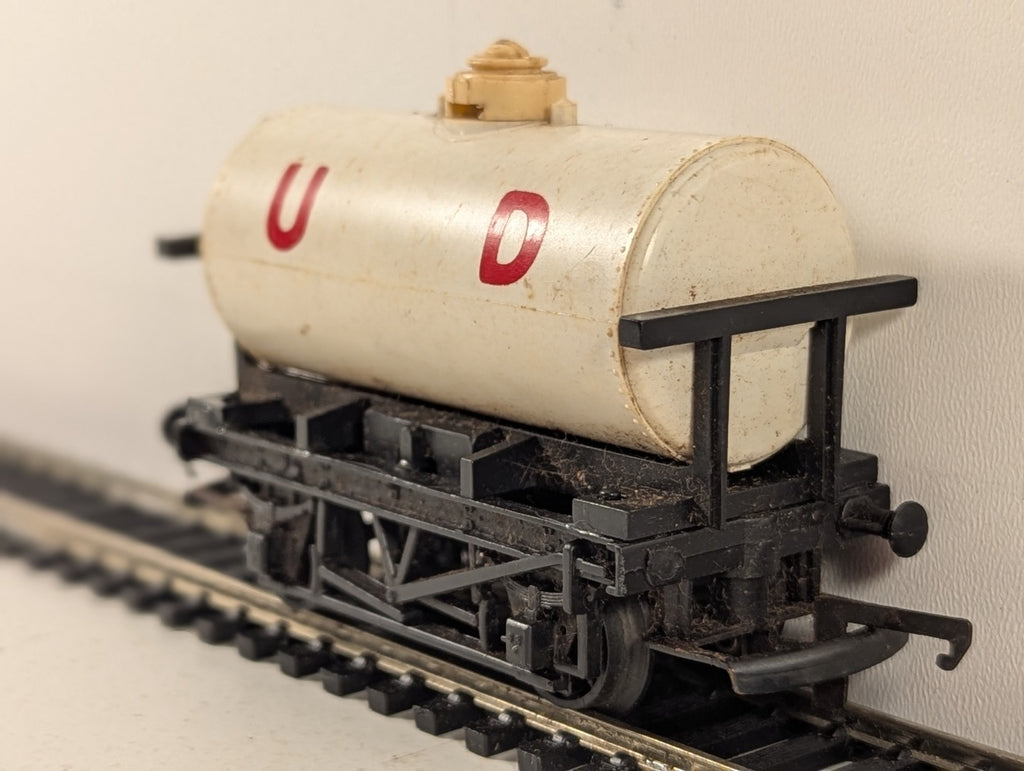 Tri-ang OO Gauge United Dairies Milk Tank Wagon Goods Wagon R125