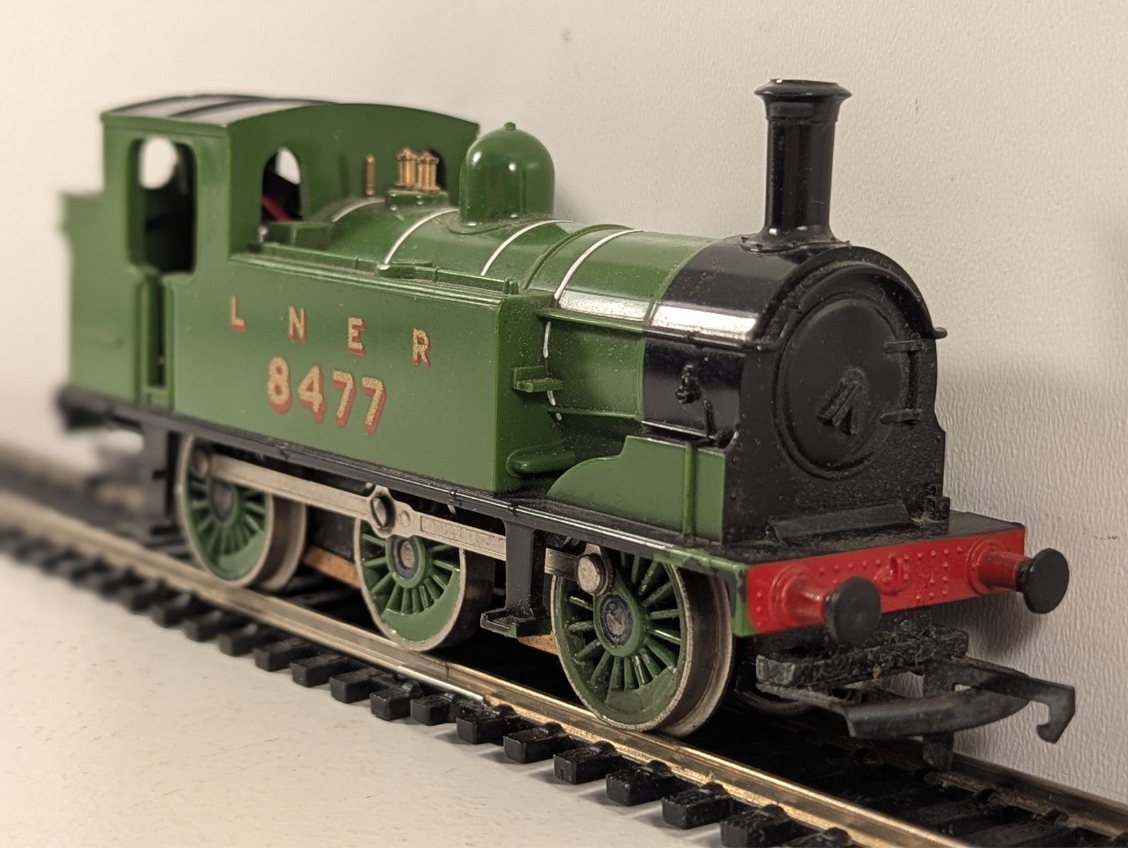 Hornby R252 LNER Class J83 0-6-0T Steam Locomotive OO Gauge