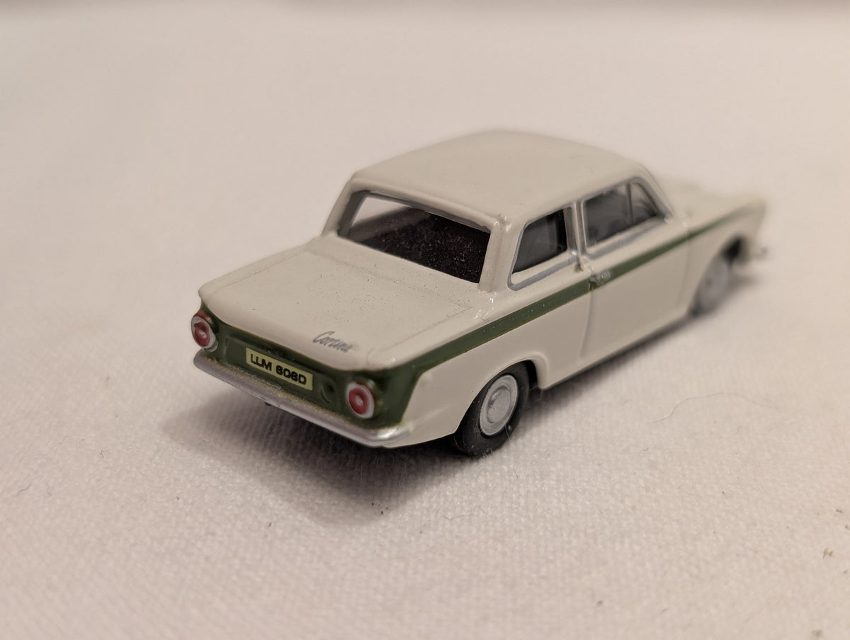 Oxford Diecast 1:76 / OO Gauge Ford Cortina Mk1 Lotus Die-cast Vehicle LLM 808D
