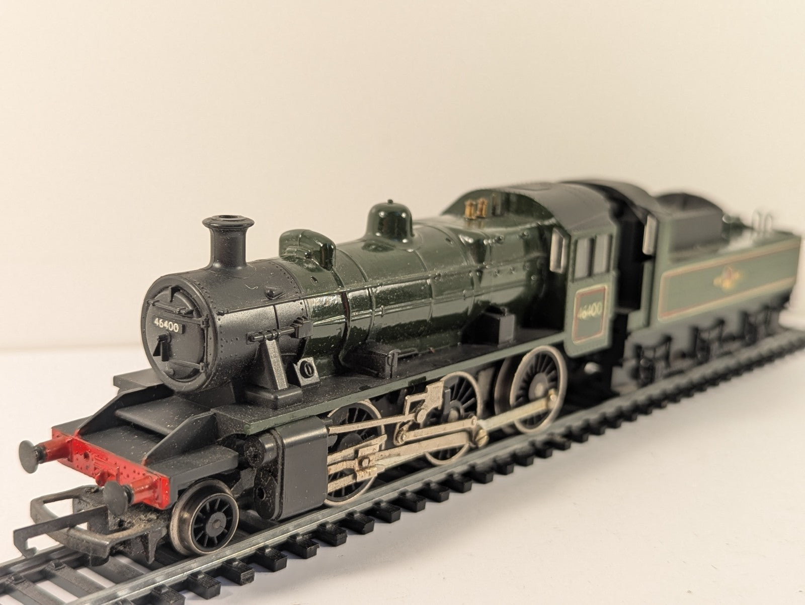 Hornby Railways OO Gauge Ivatt Class 2 2-6-0 Poor Runner Boxed