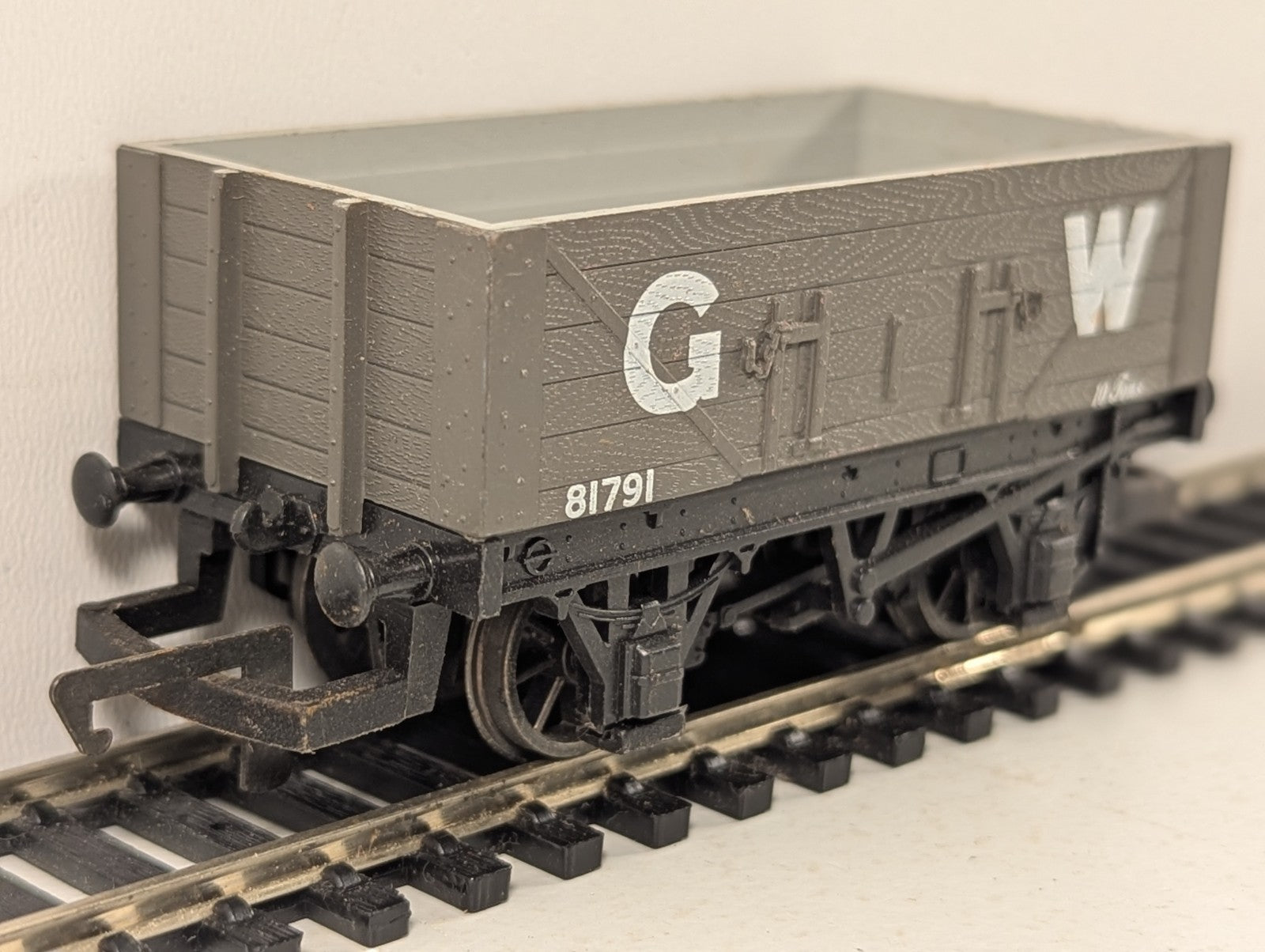 Hornby OO Gauge GWR 5-Plank Open Wagon Goods Wagon 81791 GWR Grey