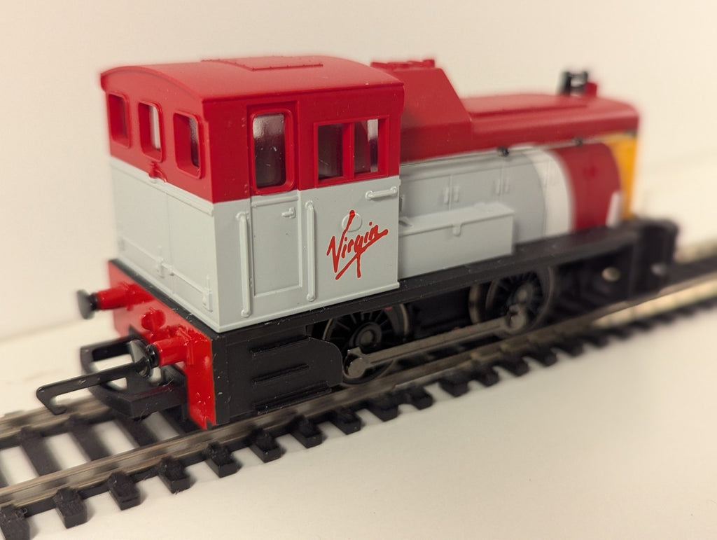 Hornby R2375 – Virgin 0-4-0 Diesel Class 06 Mechanical Shunter