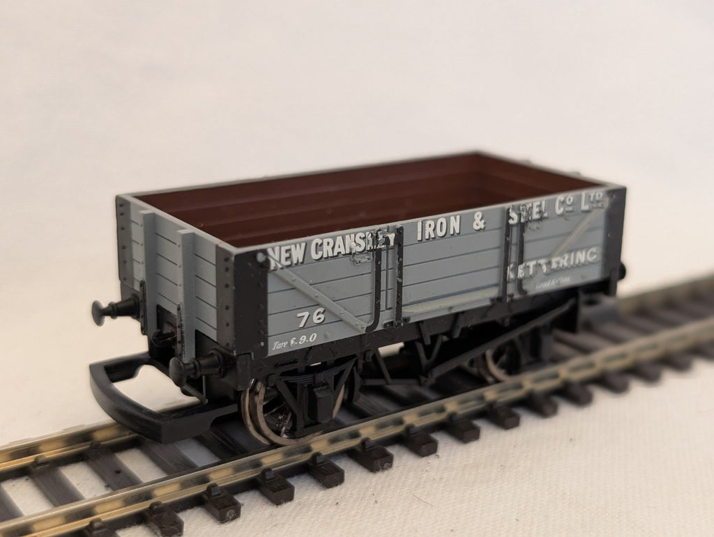 Hornby OO Gauge New Cransley Iron & Steel Co Ltd 7 Plank Wagon 76