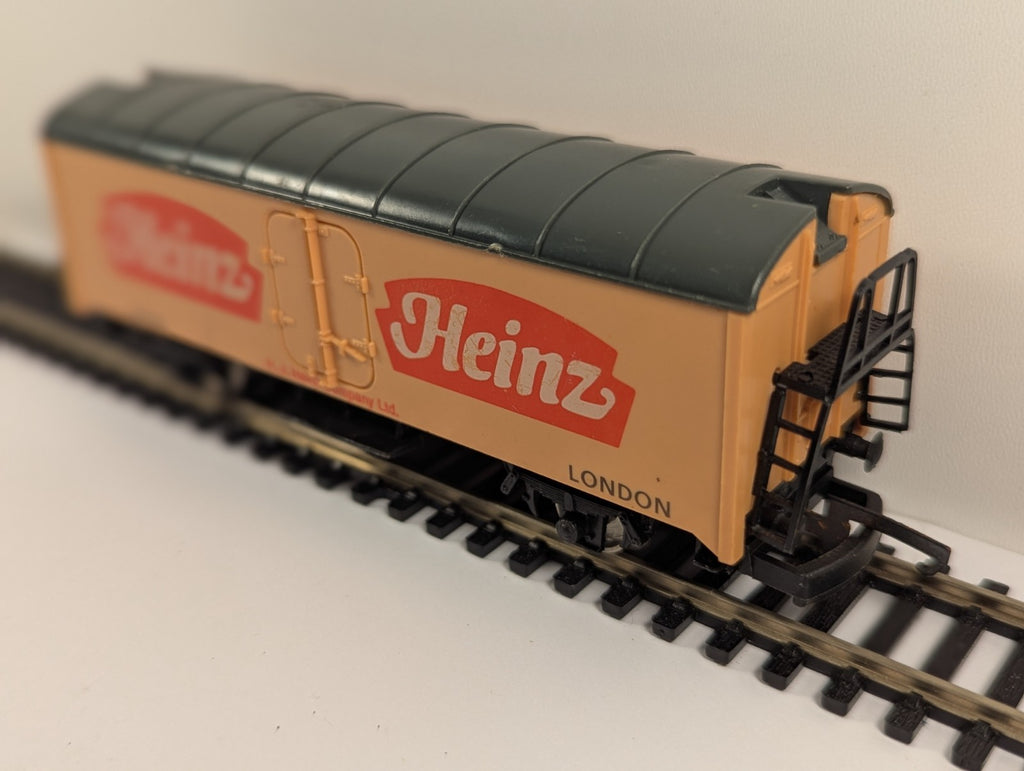 Lima OO/HO Gauge Heinz Continental Refrigerator Van