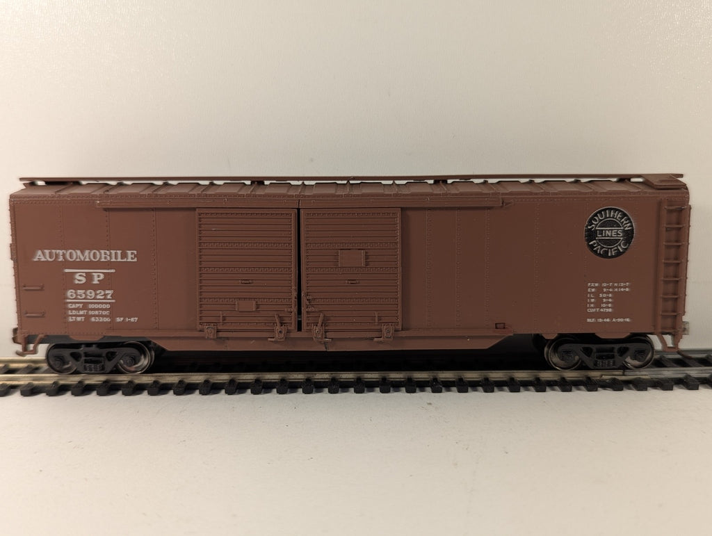 Accurail HO Scale 50ft Automobile Boxcar Goods Wagon 65927