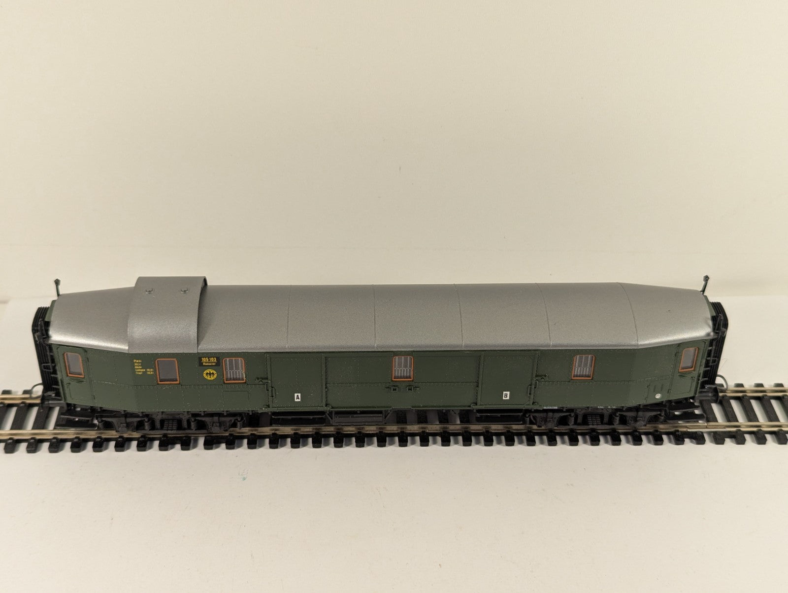 Roco HO Gauge DB Pw4ü Hechtwagen Baggage Car Boxed