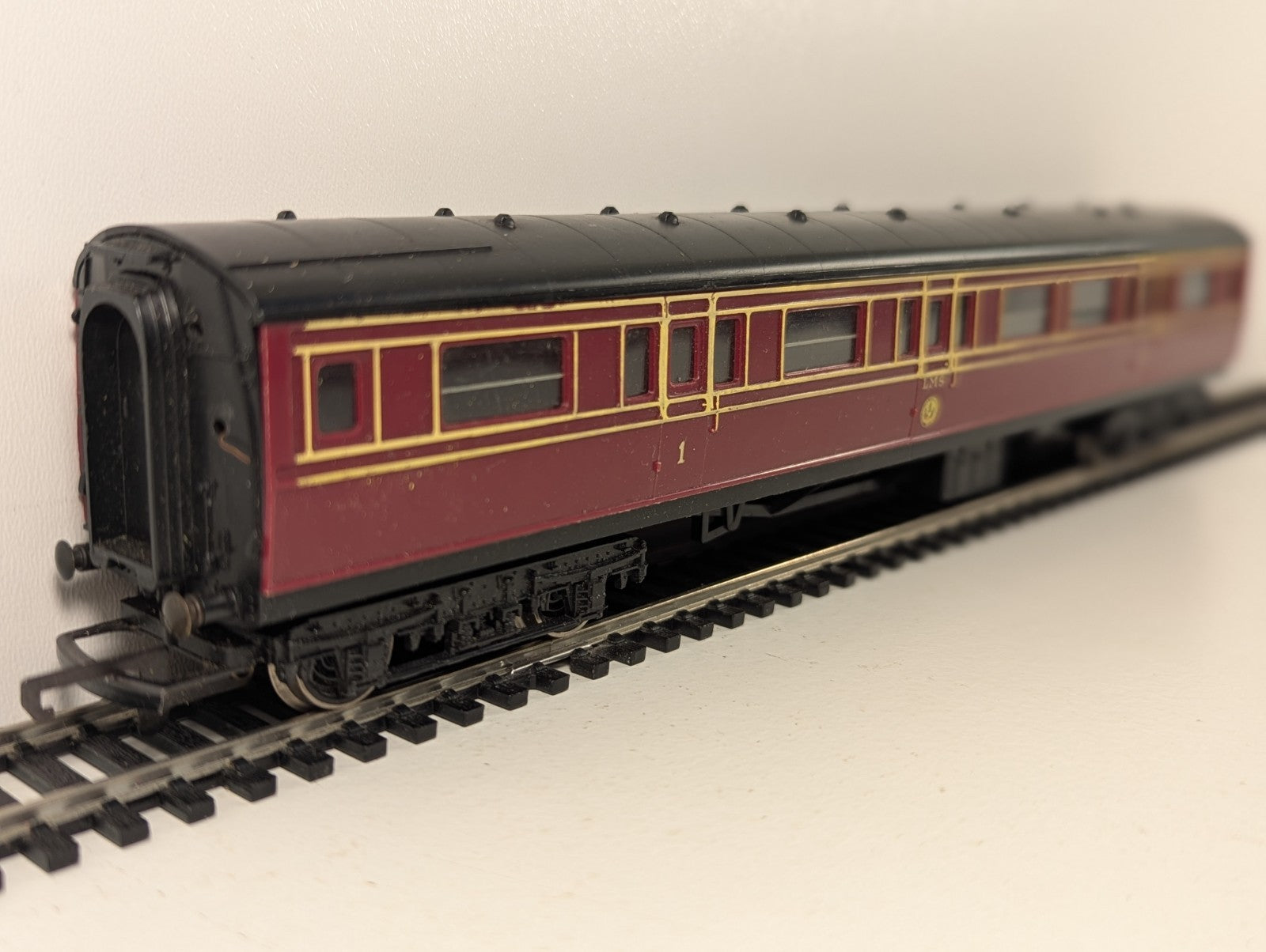Tri-ang R747 OO Gauge LMS 1st&3rd class Caledonian Composite Coach