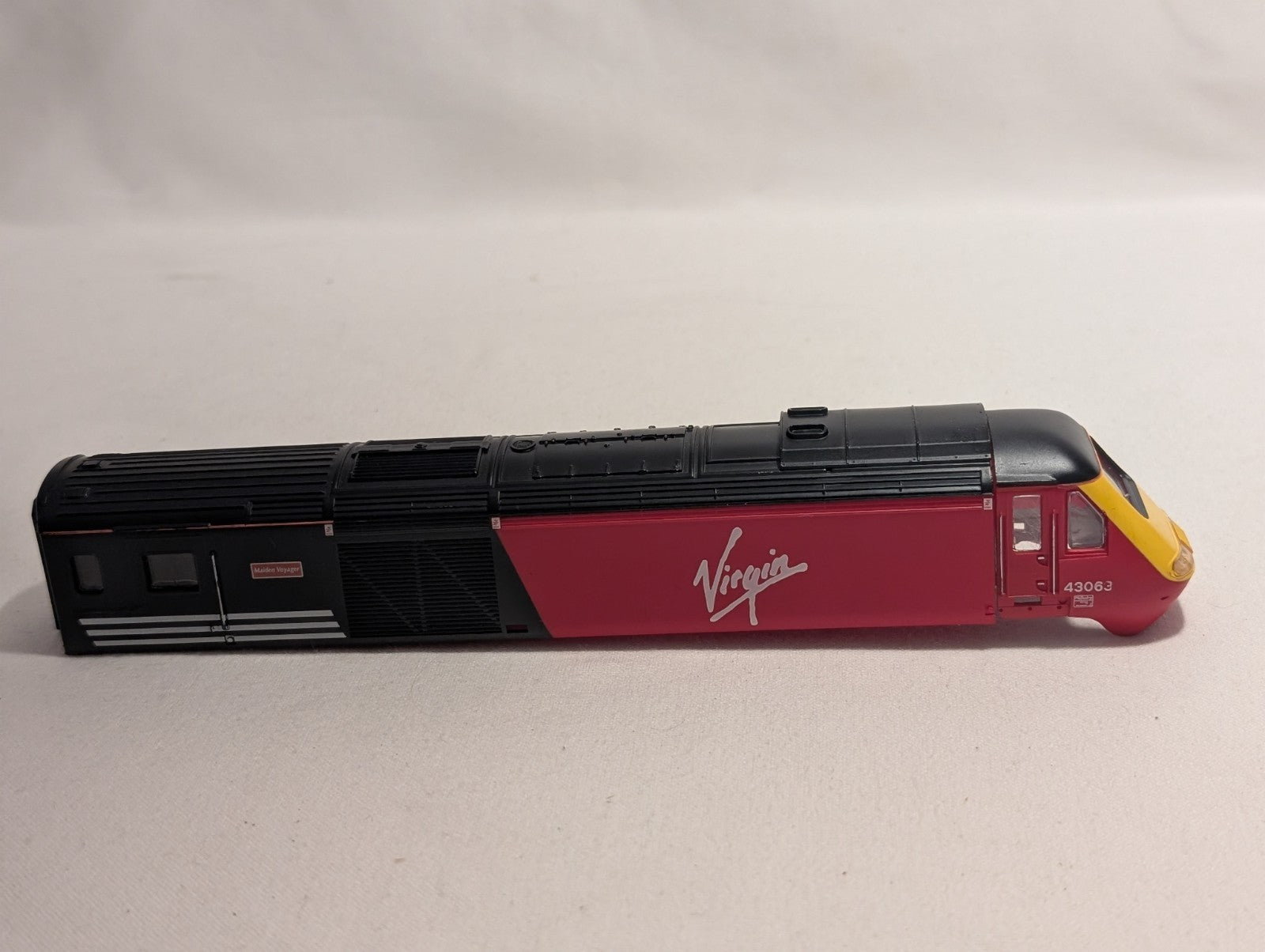Hornby Class 43 HST Power Car Body Shell – No. 43063 “Maiden Voyager” – Virgin