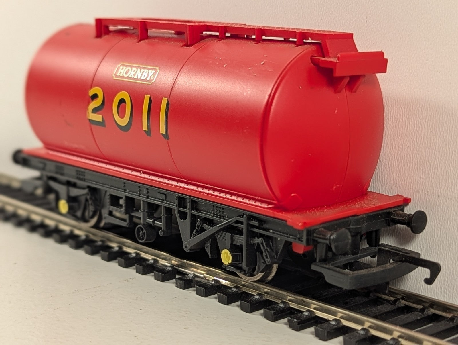 Hornby R6547 OO Gauge 2011 Tank Wagon