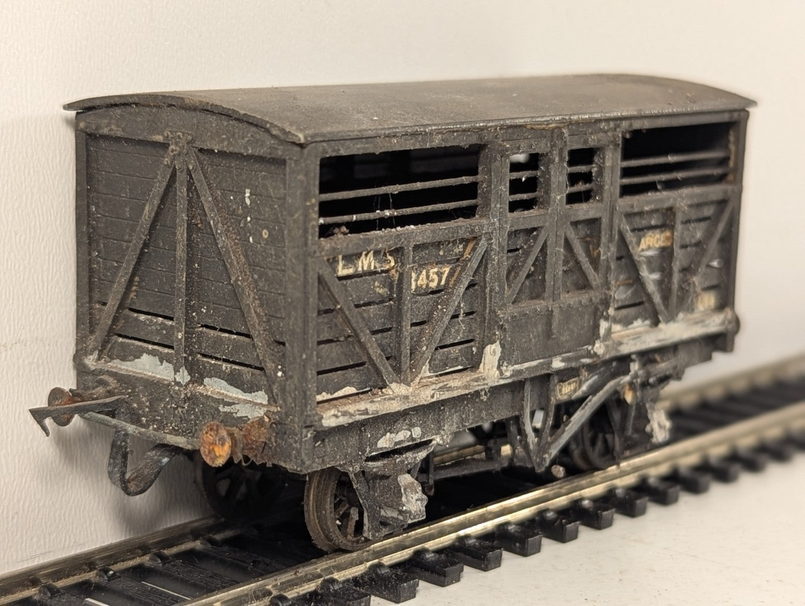 Kitbuilt LMS Large Cattle Wagon 8457 LMS Grey