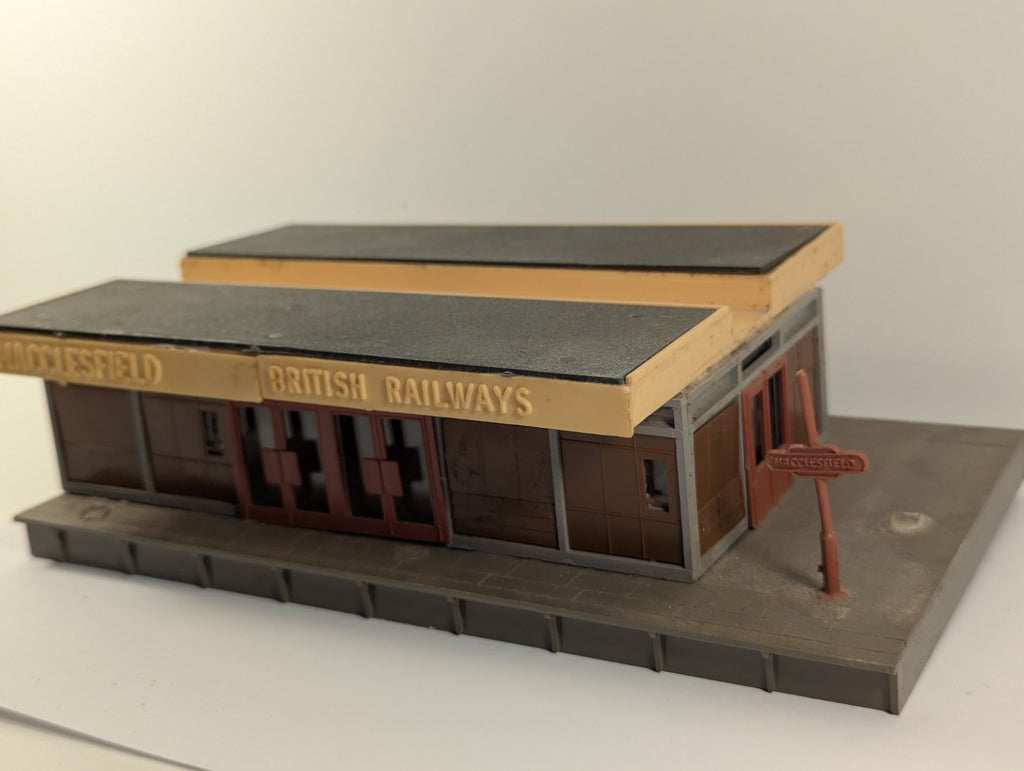 Playcraft OO/HO Gauge Macclesfield British Railways CLASP Style Station Building