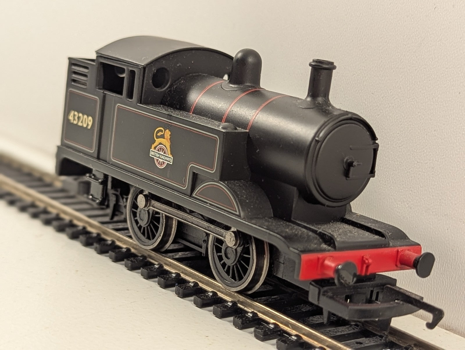 Hornby R2877 OO Gauge 0-4-0 Tank Locomotive Collectors Club 2009