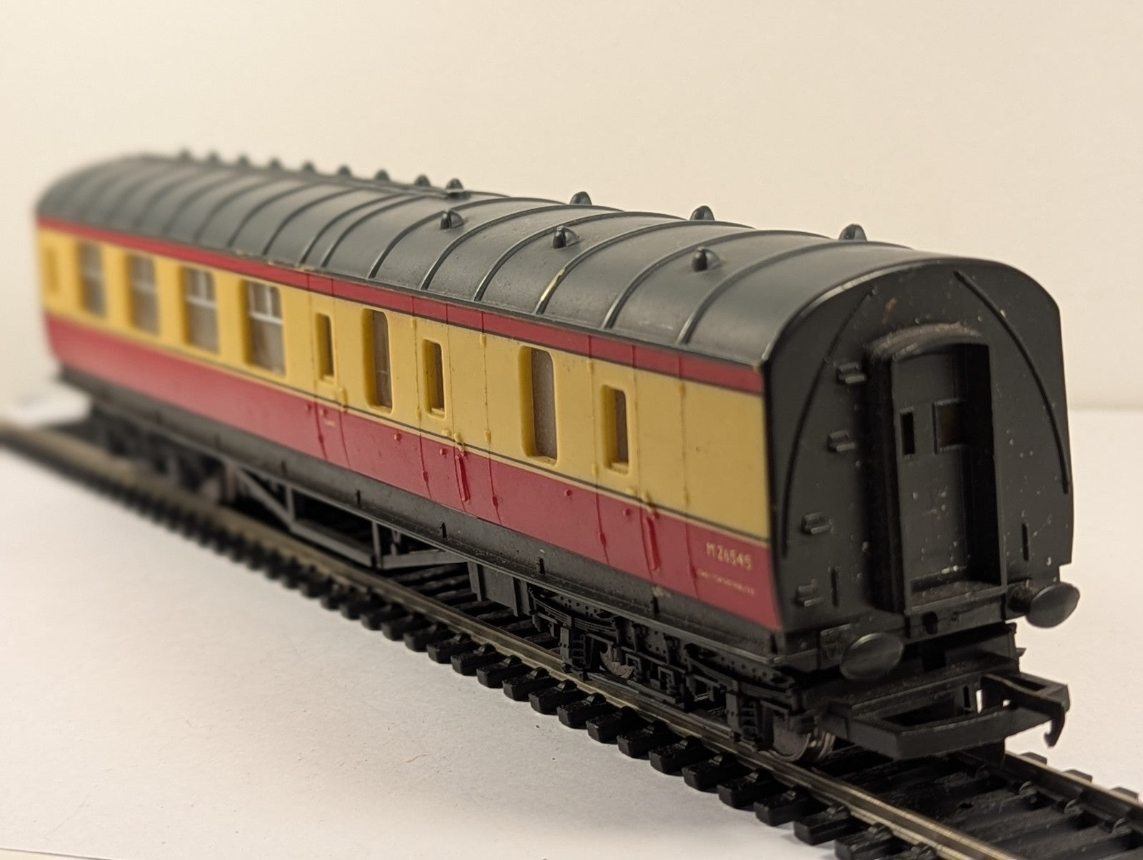 Hornby R438 OO Gauge BR Stanier Brake Coach