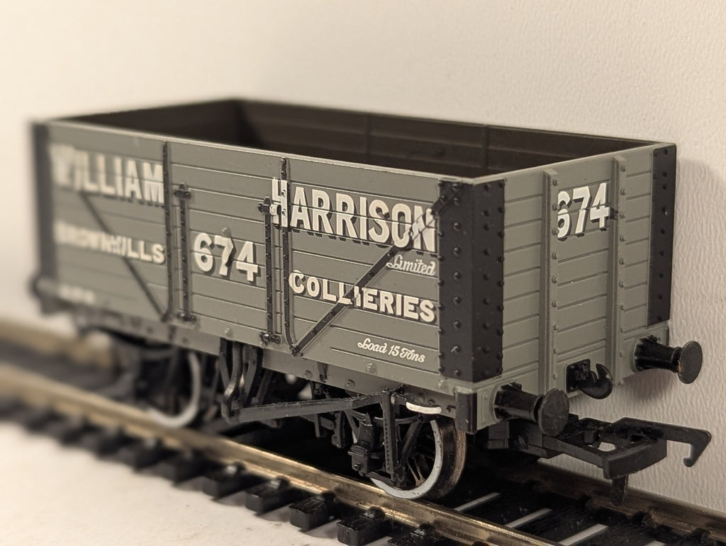 Bachmann OO Gauge 15 Ton Slope Sided Wagon Goods Wagon 674