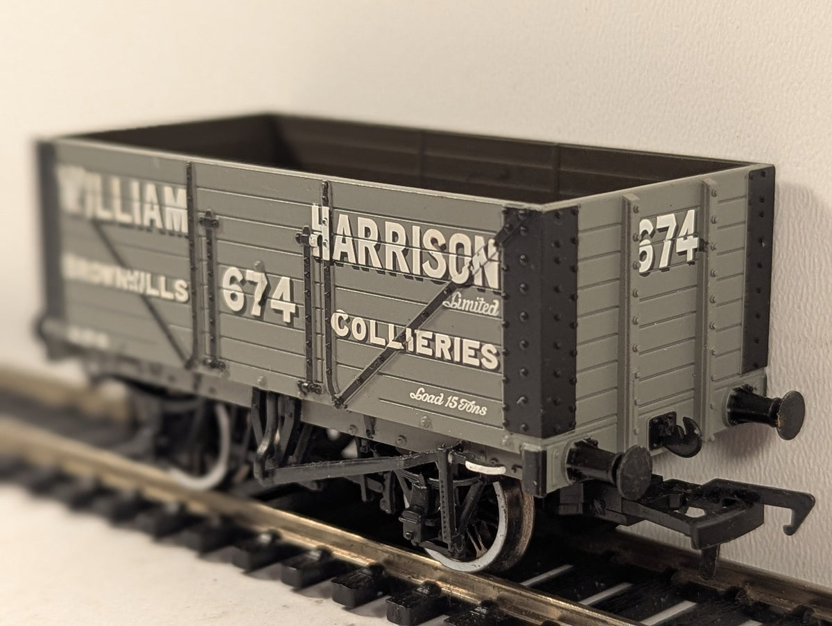 Bachmann OO Gauge 15 Ton Slope Sided Wagon Goods Wagon 674