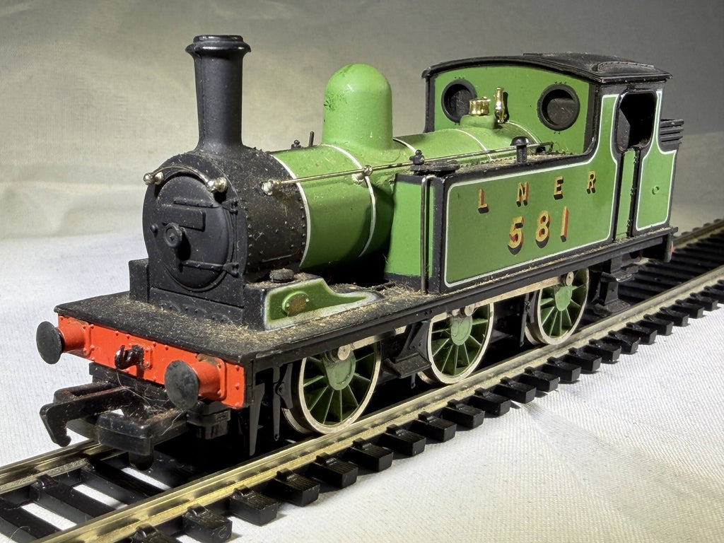 Mainline OO Gauge Class J72 Steam Locomotive 581 LNER Green Spares or Repair