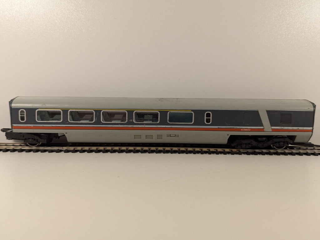 Hornby Advanced Passenger Train (APT) Mid Coach – Missing Wheelset – Needs Clean