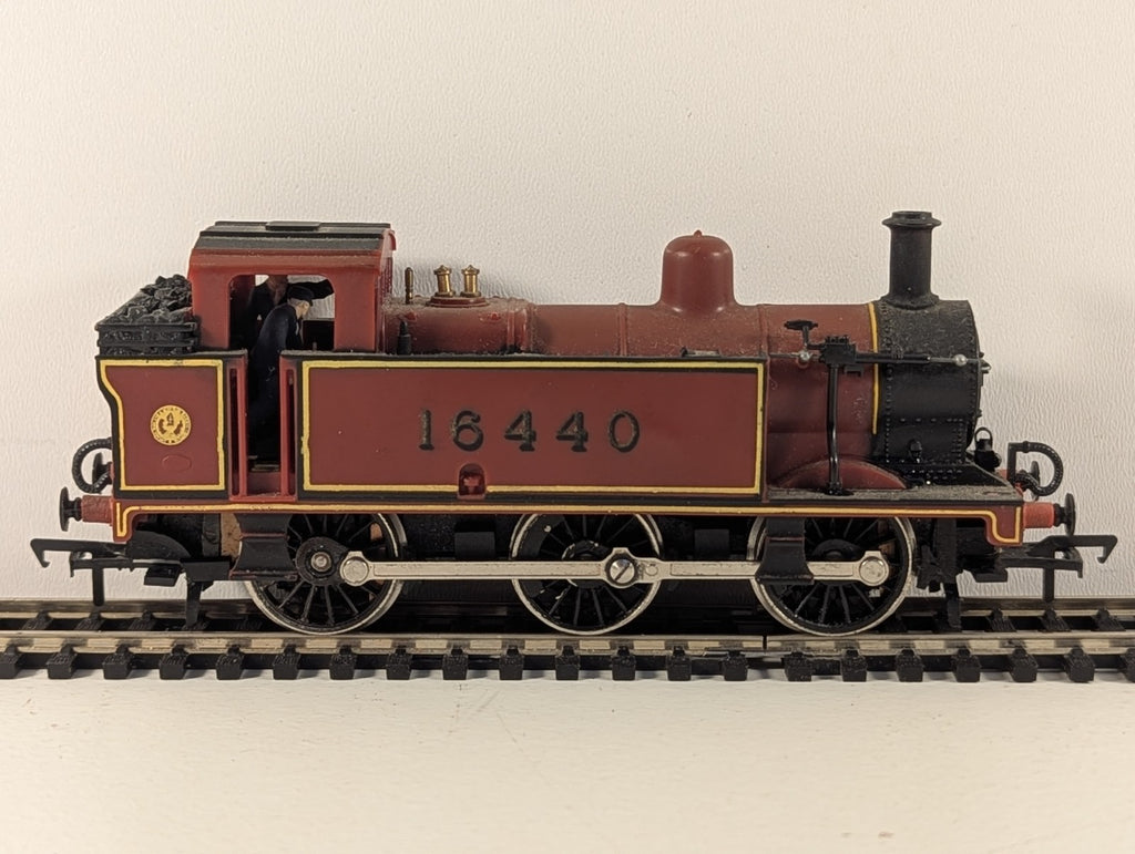 Hornby R52 OO Gauge Class 3F 0-6-0 Tank Locomotive 16440 LMS Maroon