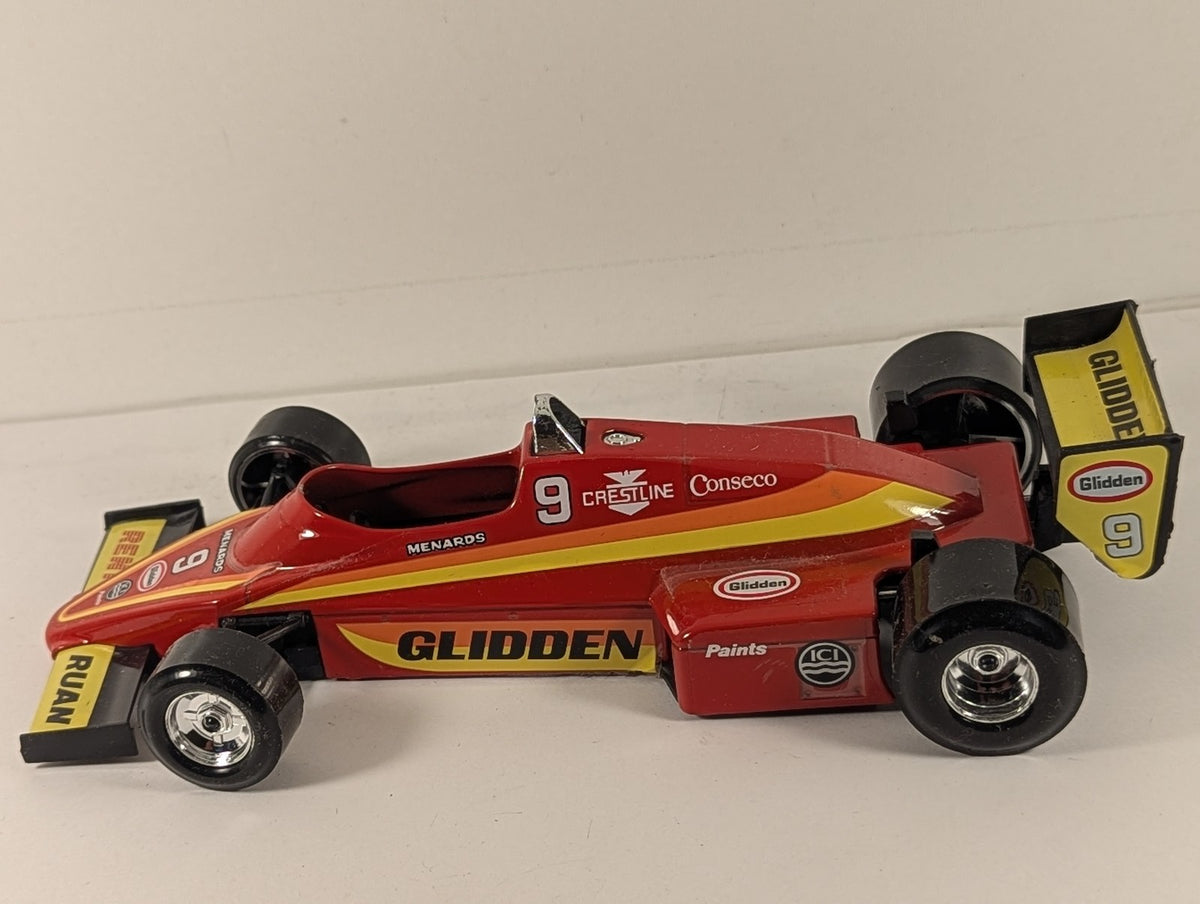 Bburago 1:43 Lola T90/00 Indy Car Die-cast Model Car