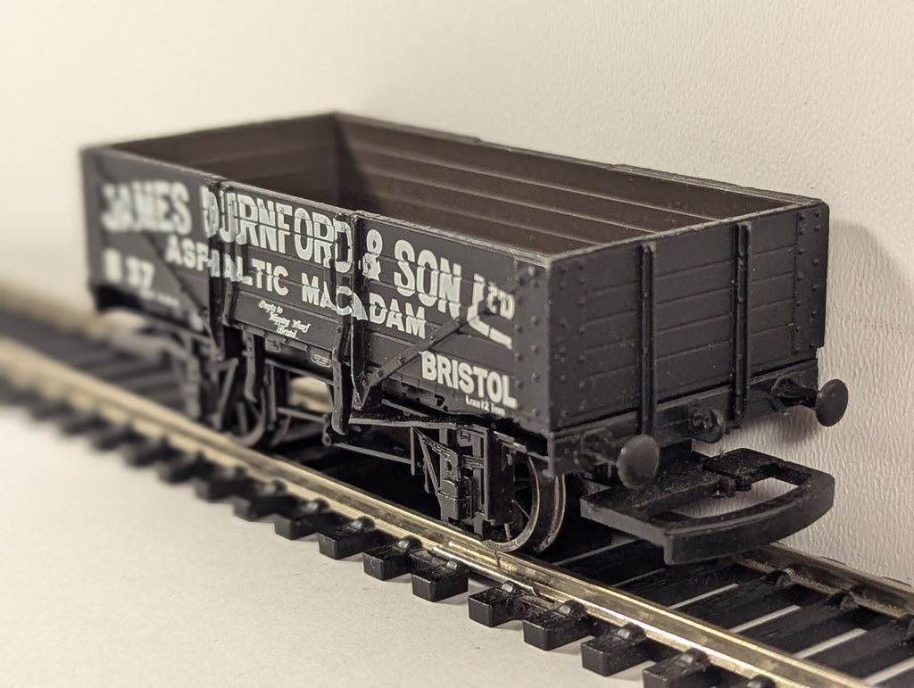 Hornby OO Gauge 7 Plank Open Wagon James Durnford & Son Ltd 37