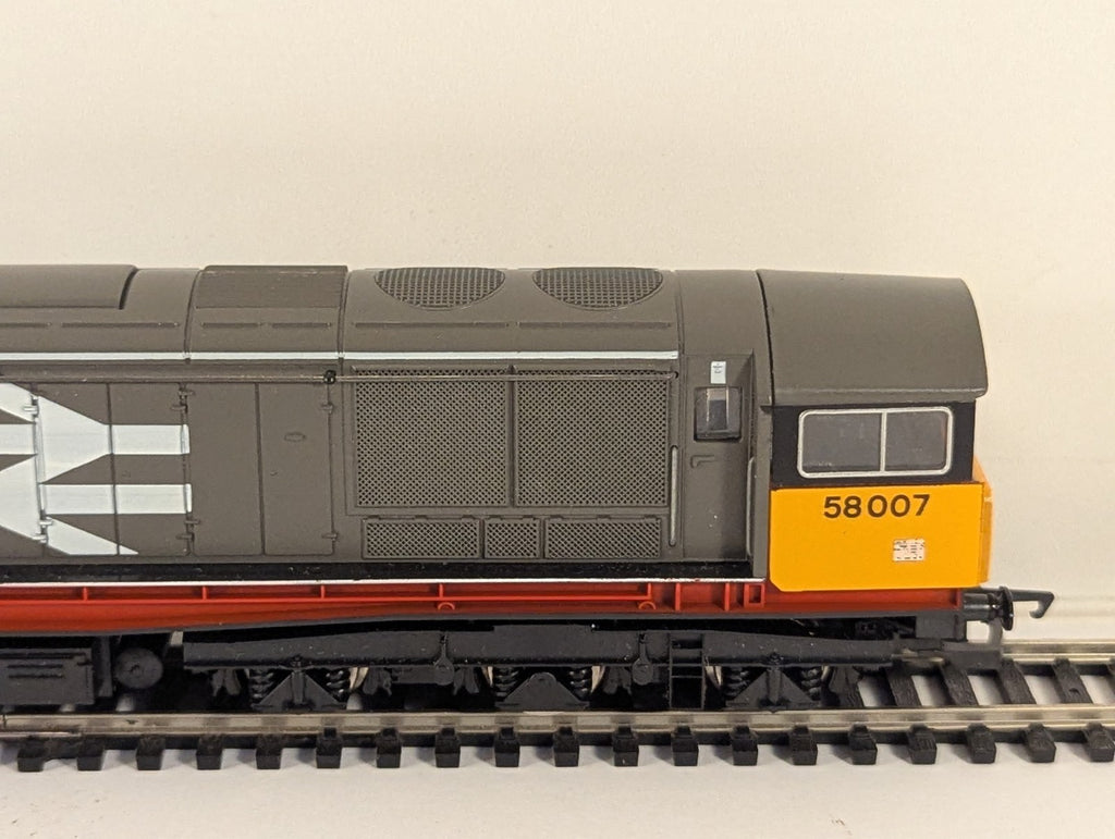 Hornby R250 Class 58 No. 58007 BR Railfreight Red Stripe - Boxed