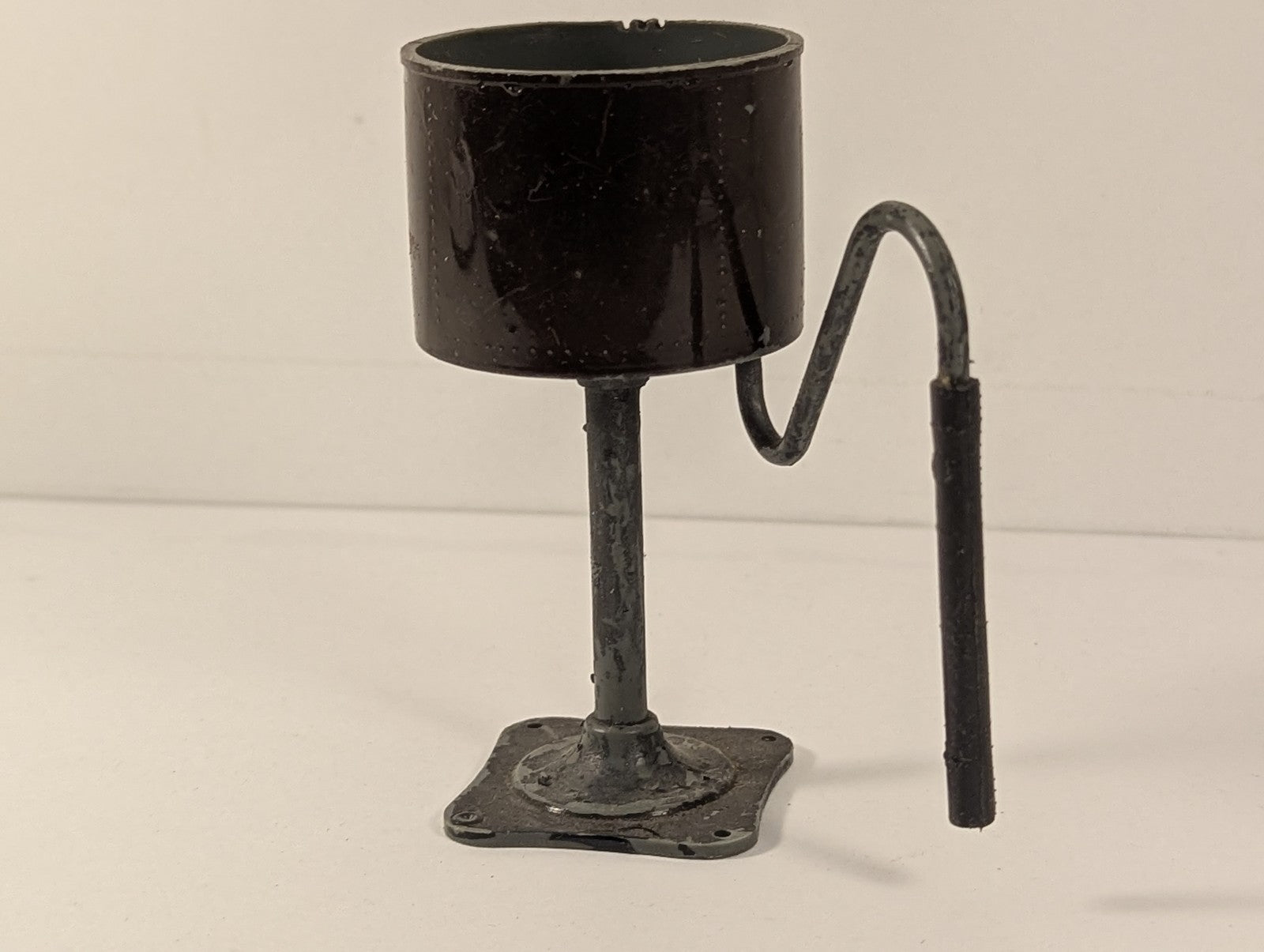 Hornby OO Gauge No. 1 Water Crane Lineside Accessory Grey and Dark Brown