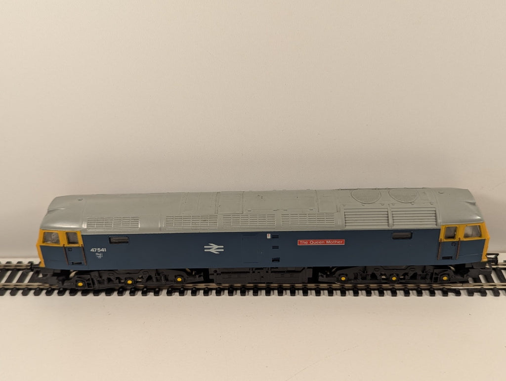 Hornby R319 OO Gauge Class 47 No. 47541 “The Queen Mother”