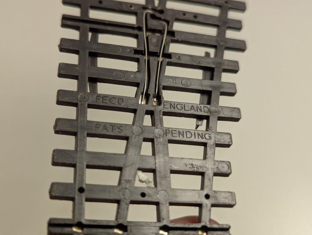 Peco OO/HO Gauge Small Radius Right-Hand Turnout