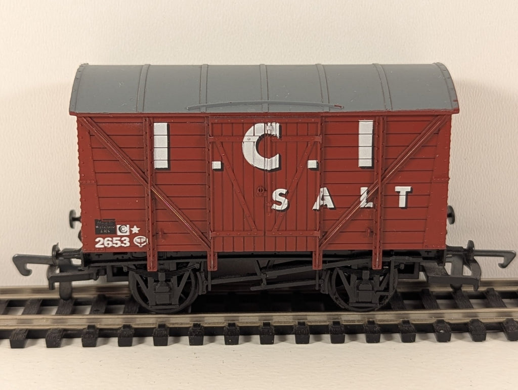 Dapol 10-Ton Ventilated Salt Wagon – “I.C.I. Salt” – 2653 OO Gauge