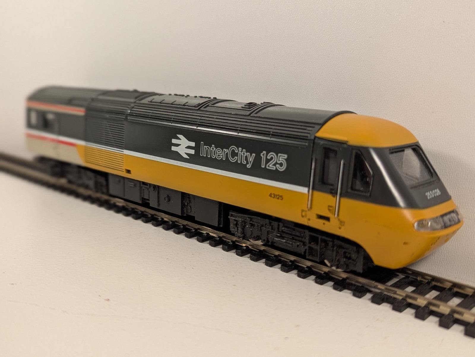 Hornby OO Gauge BR Class 43 HST Dummy Car InterCity Executive
