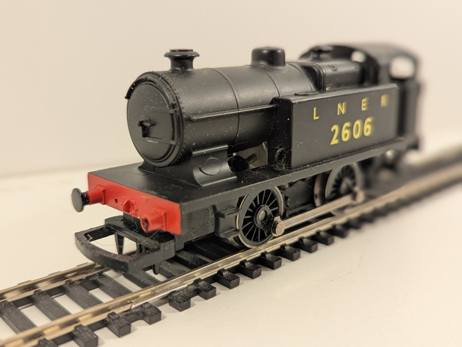 Hornby R1030-2606 Class D Industrial 0-4-0T No. 2606 – LNER Black