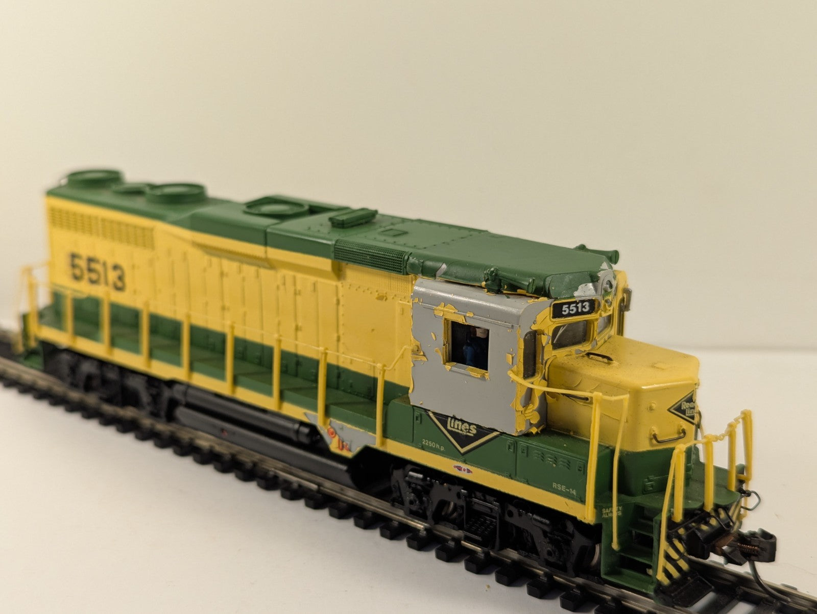 Bachmann Spectrum 41-0822-10 HO Gauge Reading GP30 Diesel - Poor Runner Boxed