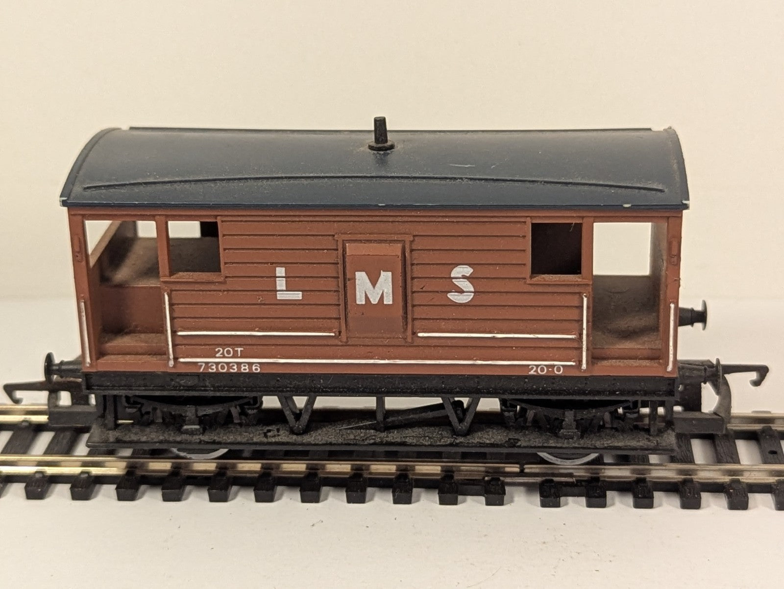Hornby OO Gauge LMS 20T Brake Van