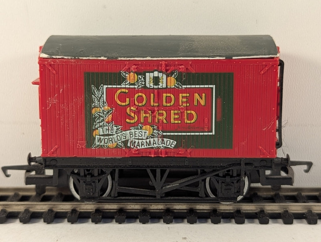 Hornby OO Gauge Golden Shred Ventilated Van Goods Wagon