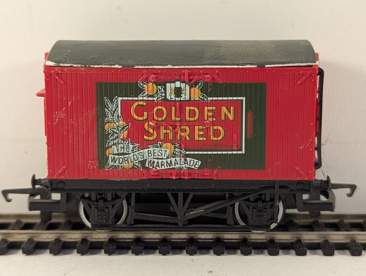 Hornby OO Gauge Golden Shred Ventilated Van Goods Wagon