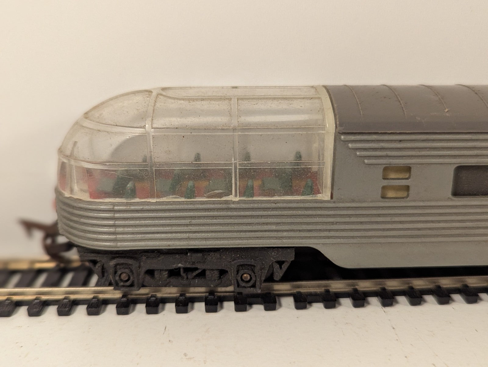 Tri-ang OO Gauge R125 Transcontinental Observation Car
