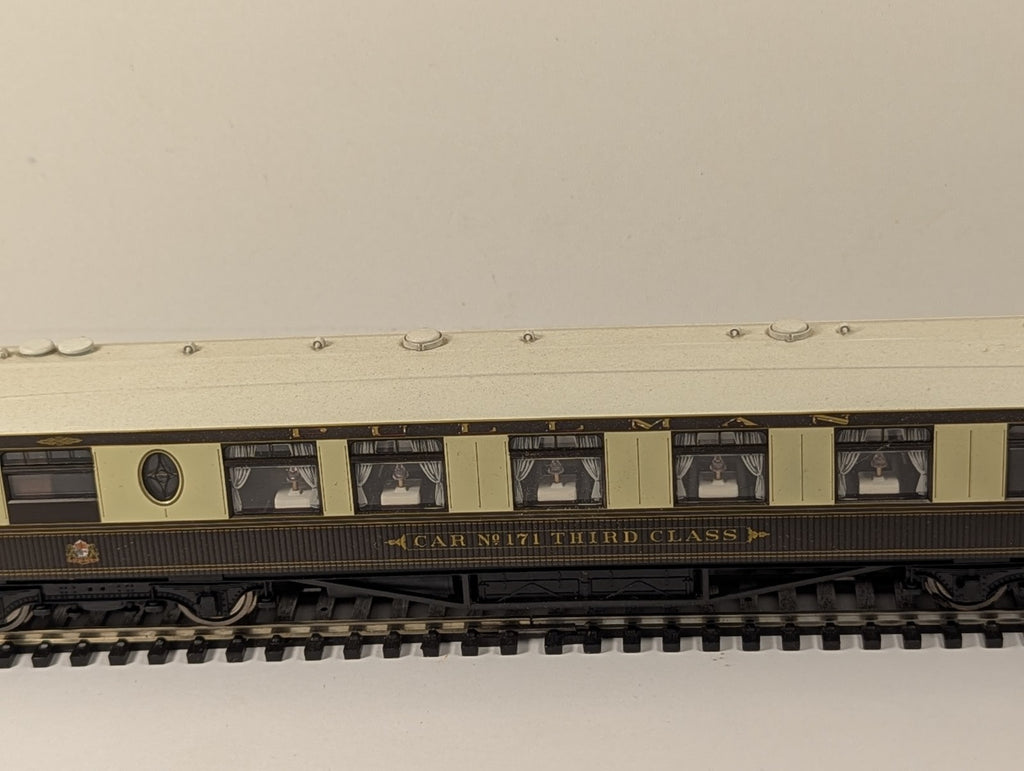 Hornby Pullman Parlour Car No. 171 Third Class Passenger Coach - Lights Up