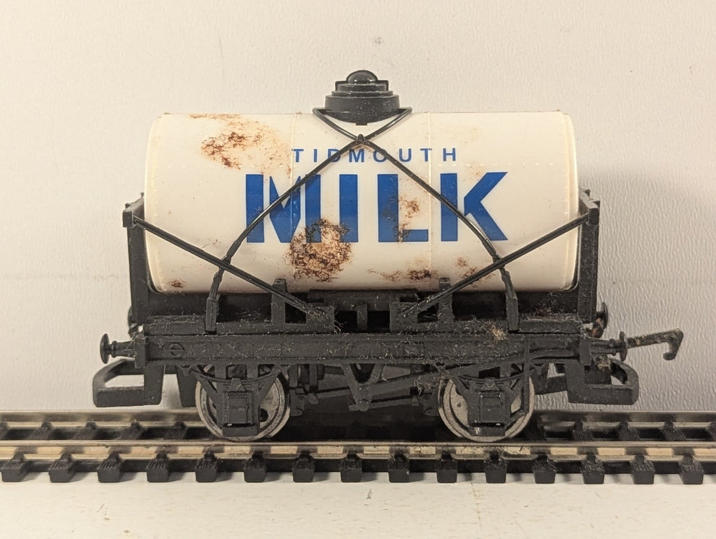 Hornby OO Gauge Tidmouth Milk Tanker Goods Wagon