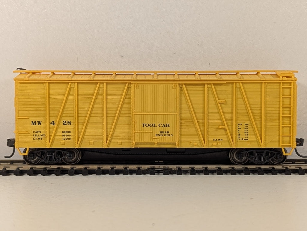 Accurail HO Gauge 40' Outside Braced Wood Boxcar Steel Ends 428 M of W Y