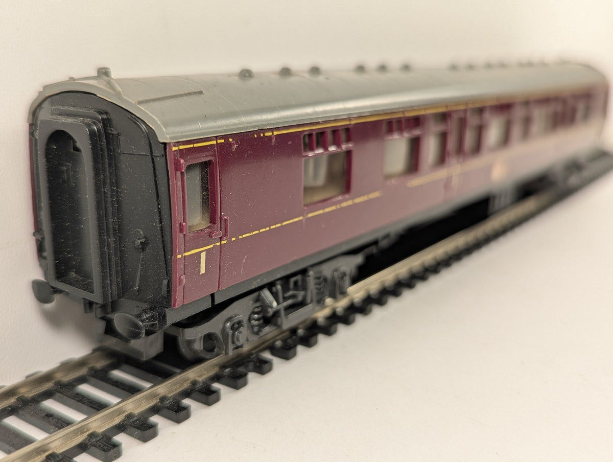 Tri-ang Hornby OO Gauge LMS Composite Coach Passenger Coach M16171 BR Maroon