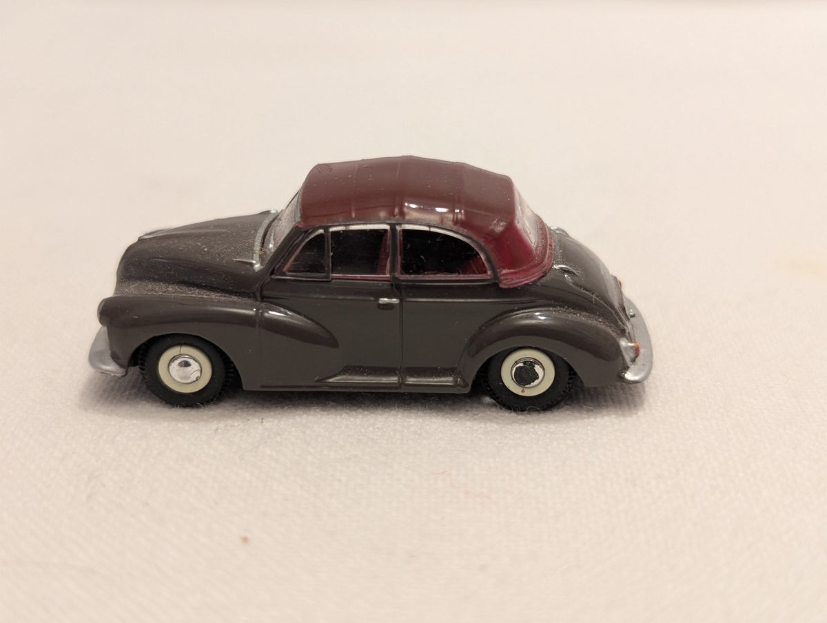Oxford Diecast 1:76 Scale / OO Gauge Morris Minor 1000 Convertible