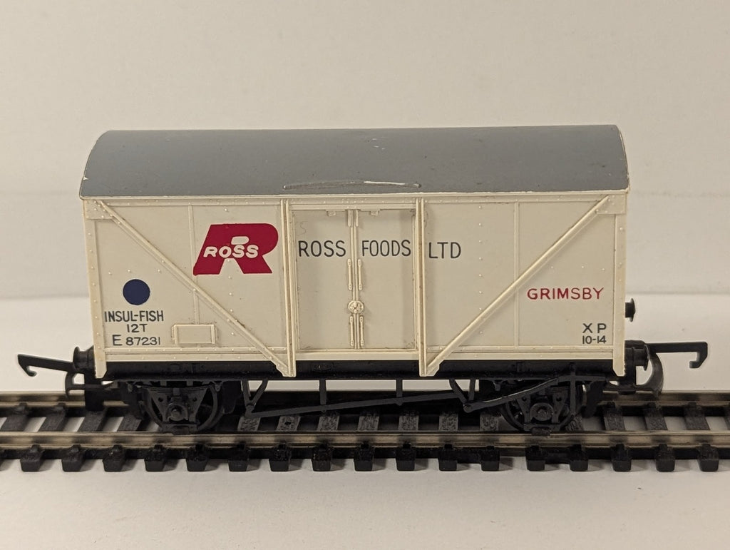 Wrenn OO Gauge Ross Foods 12T Insulated Fish Van Goods Wagon E87231