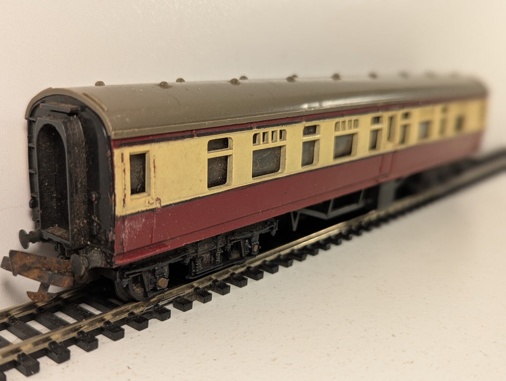Tri-ang OO Gauge BR MK1 Composite Coach Passenger Coach M24001