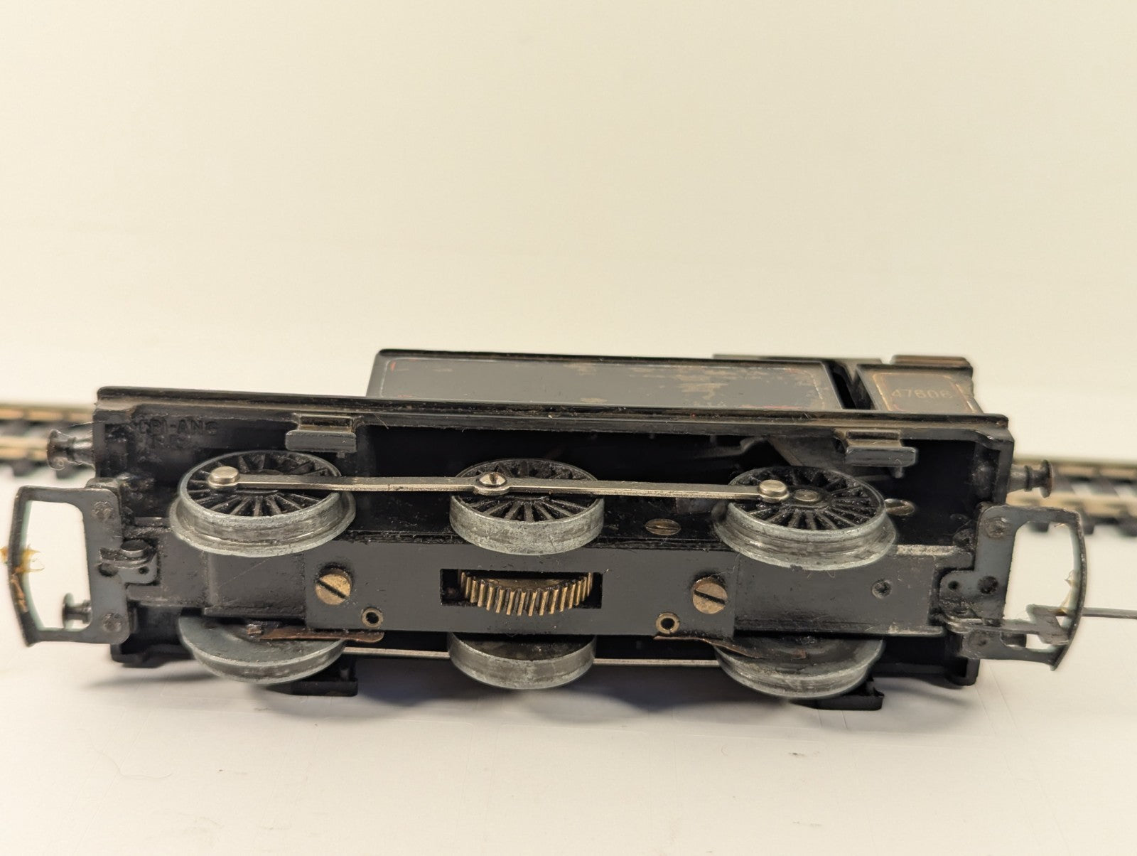 Tri-angHornby R52 OOGauge BR Class 3F Jinty 0-6-0T Steam Locomotive - Non-Runner