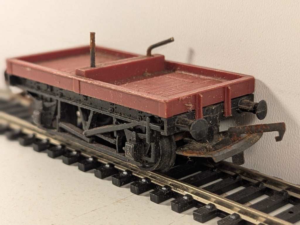 Tri-ang OO Gauge BR 13-Ton Medium Wagon with Bolster Goods Wagon