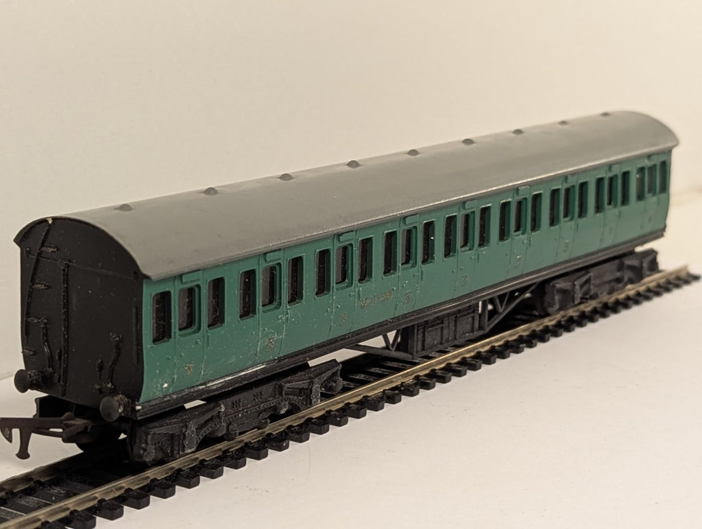 Graham Farish OO Gauge Southern SR Suburban Coach Boxed