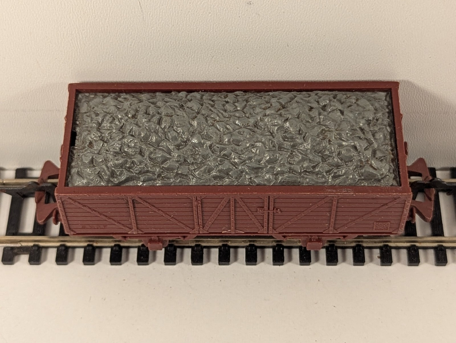 Jouef HO Gauge SNCF 2-Axle Open Wagon with Coal Load SNCF Brown